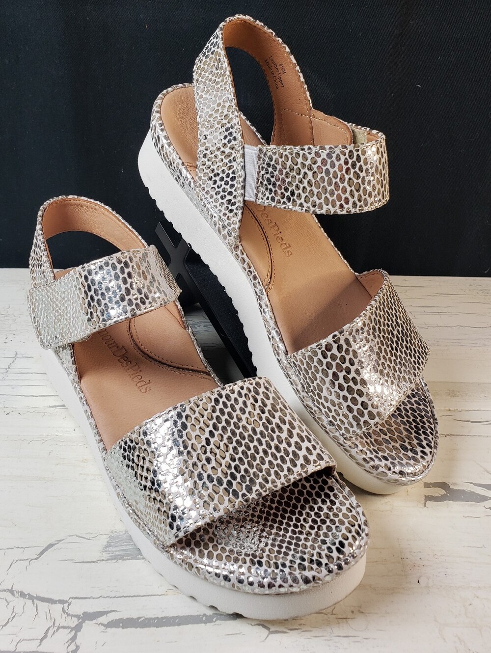L'Amour Des Pieds 'Abrilla' Platform Sandals in Silver & Gold - Women's size 6.5